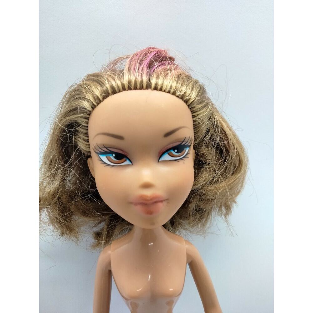 MGA Bratz Magic Make Up Yasmin Doll